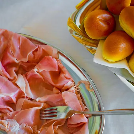 Orchidea ホテル ペスキチ