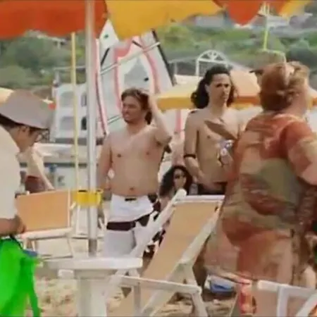 Orchidea بيسْكيتْشّي