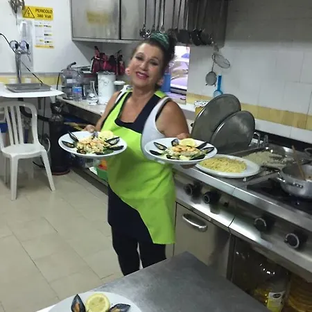 Orchidea بيسْكيتْشّي