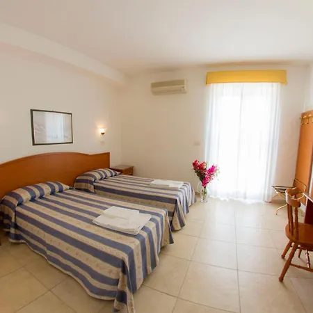 فندق Orchidea 3*